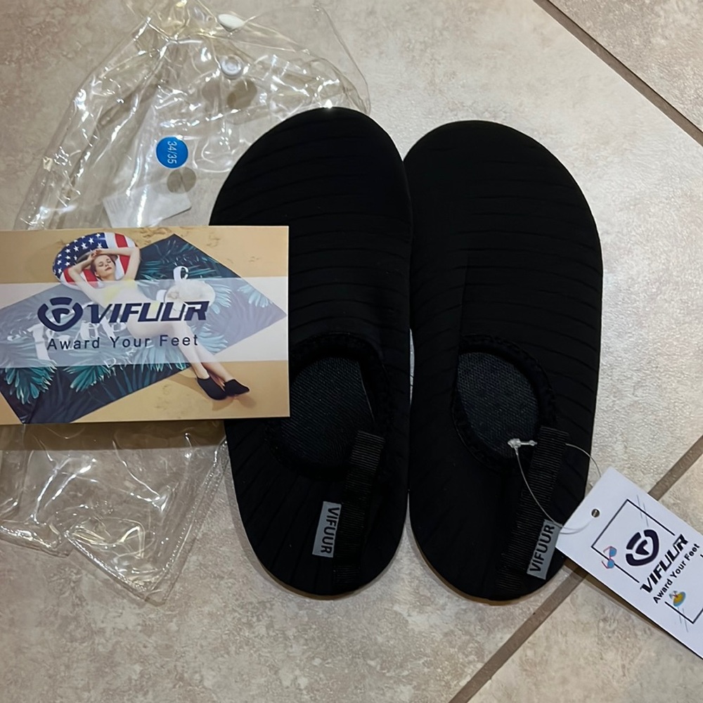 NWT Water shoes (boys or mens)